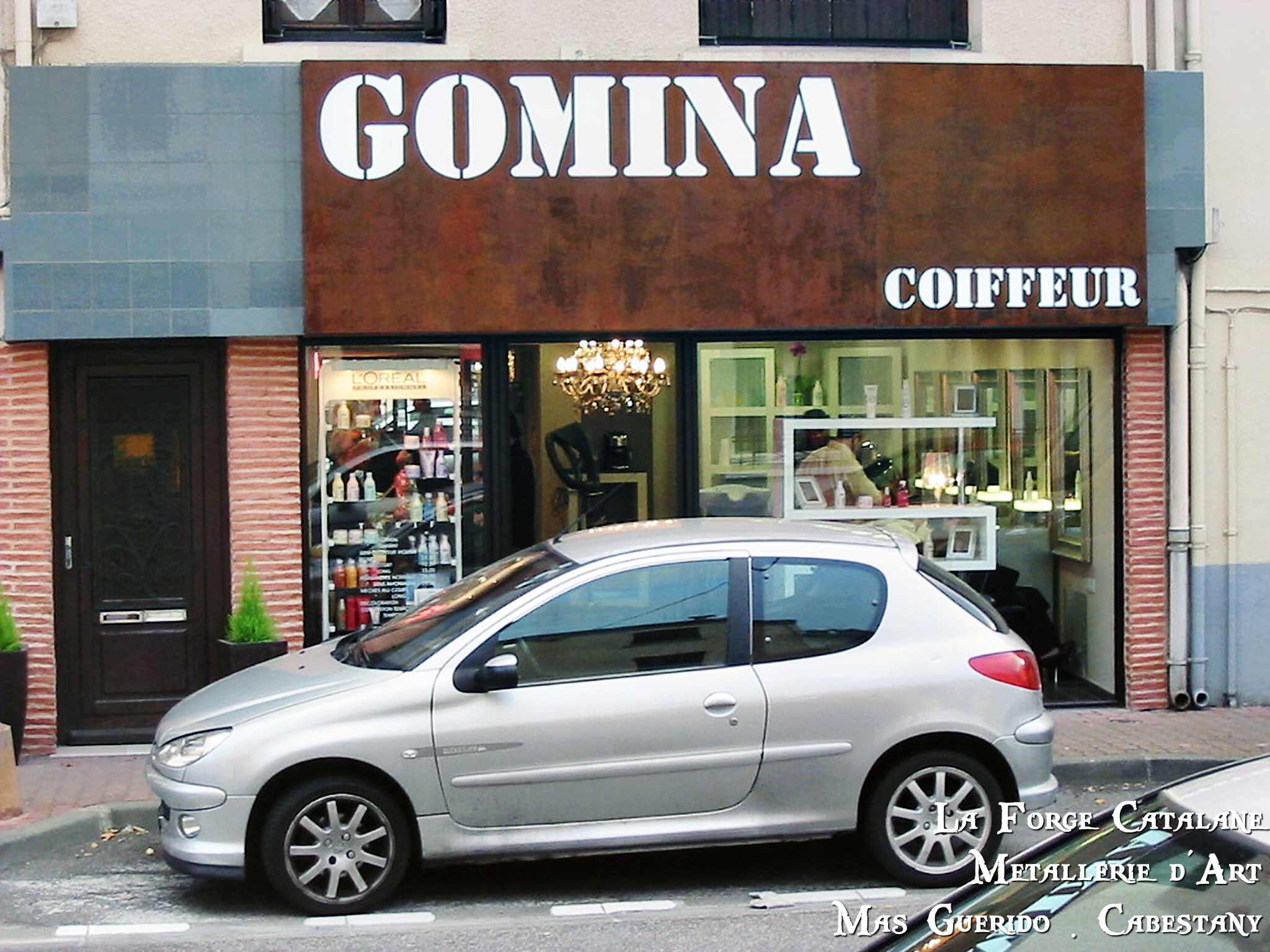 enseigne avec plexi blanc coiffeur forge catalane.jpg